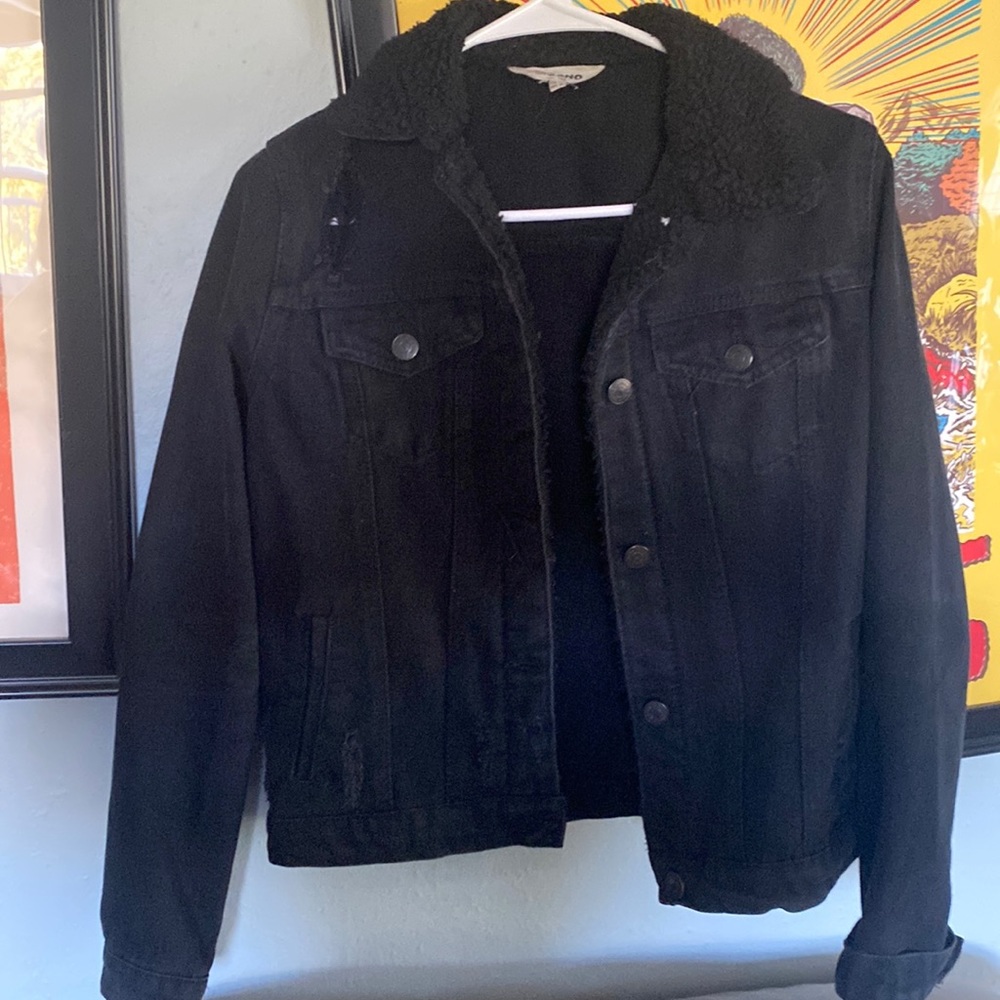 Tillys black jean jacket. Slightly worn womens pockets and soft collar
